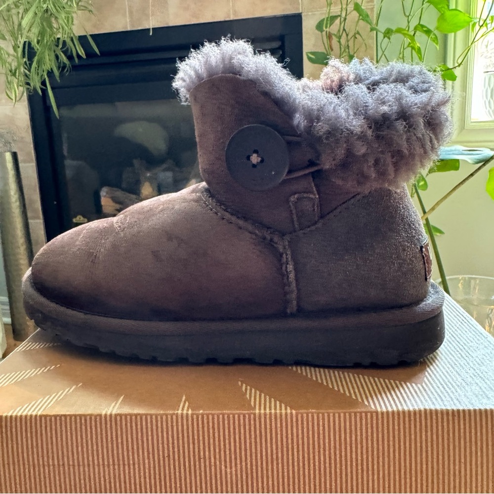 Uggs Mini Bailey Button II Boot